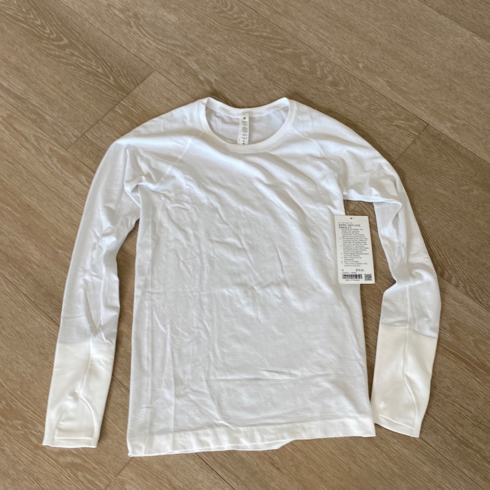 Lululemon white long sleeve swiftly shirt tech sleeve 2.0! Size 8! NWT
